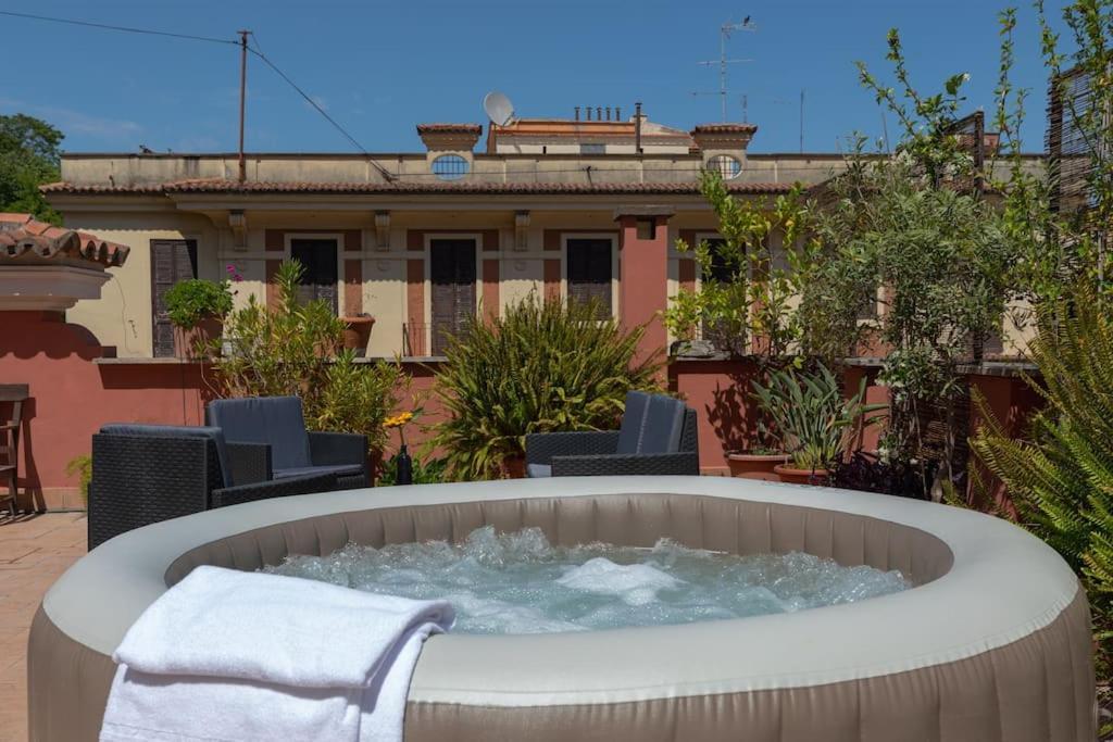 רומא Penthouse With Jacuzzi On Private Terrace In Trastevere מראה חיצוני תמונה