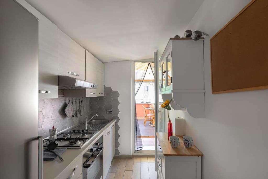 רומא Penthouse With Jacuzzi On Private Terrace In Trastevere מראה חיצוני תמונה