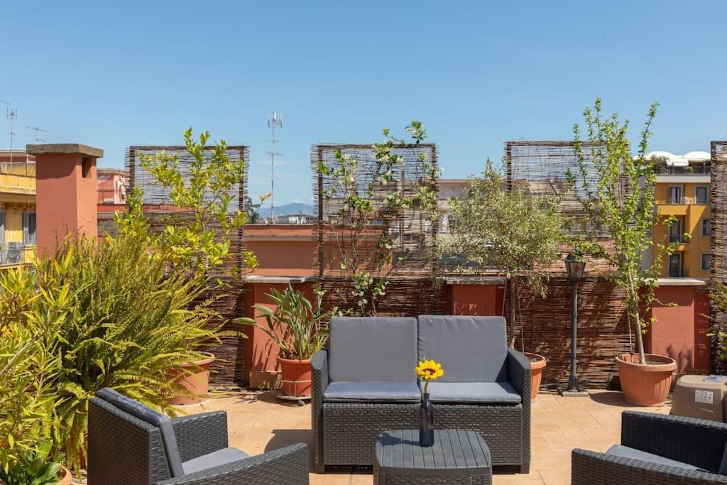 רומא Penthouse With Jacuzzi On Private Terrace In Trastevere מראה חיצוני תמונה